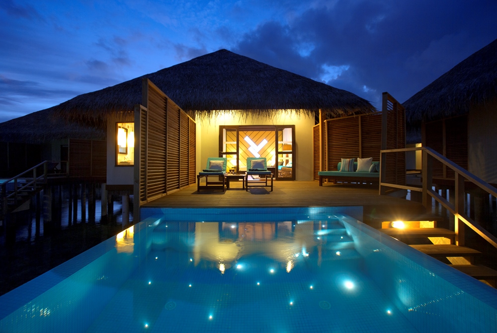 content/hotel/Velasaru/Accommodation/Water Bungalow with Pool/Velassaru-Acc-WaterBungalowPool-01.jpg